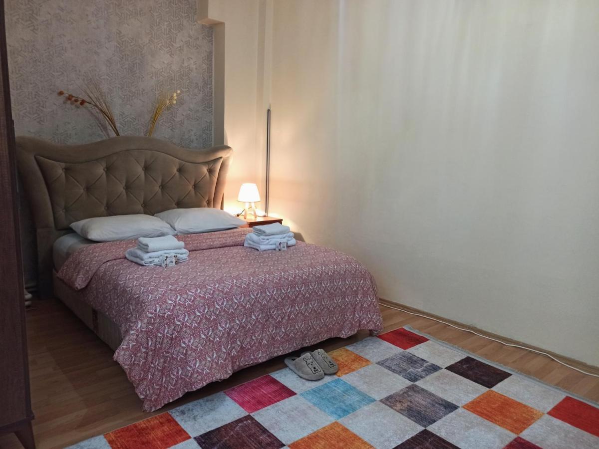 Private Room Close To Merter And Gungoren Textile Center Provincia di Provincia di Istanbul Esterno foto