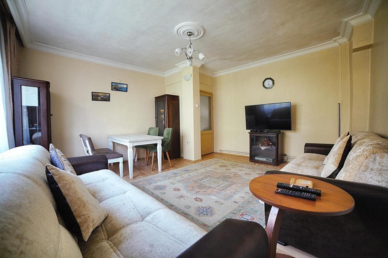 Private Room Close To Merter And Gungoren Textile Center Provincia di Provincia di Istanbul Esterno foto